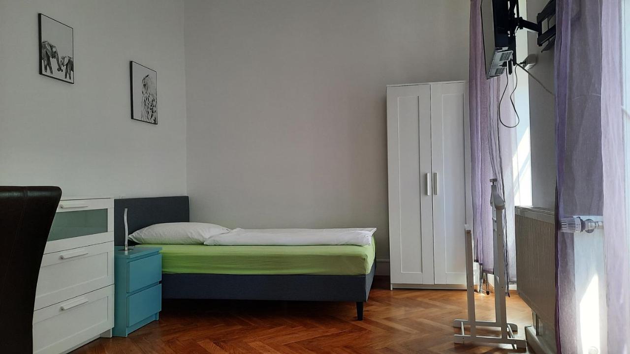 Senyu Apartment *